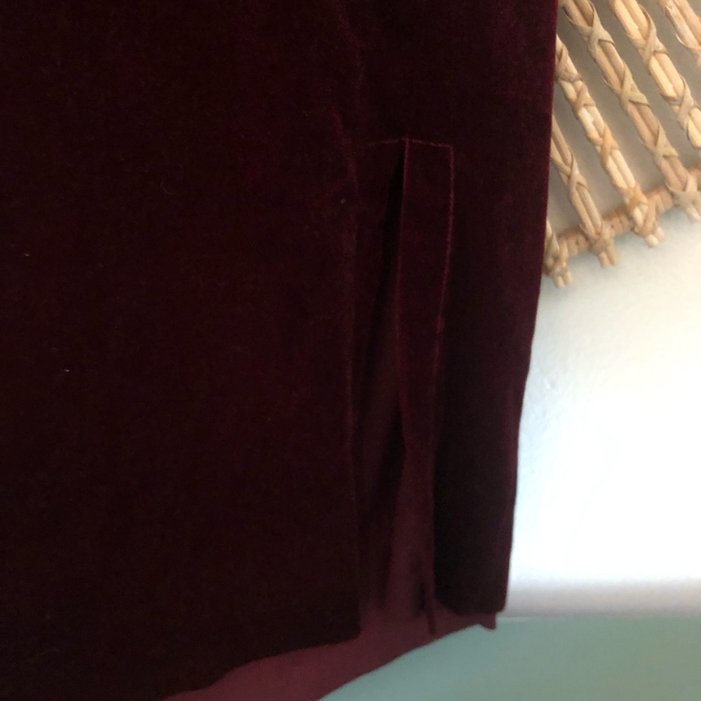 Bardot burgandy velour dress side slit - Picture 7 of 11